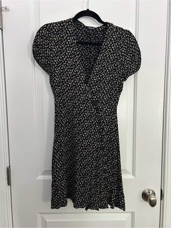 Madewell Dresses & Skirts - Madewell Button Wrap Dress In Playground Posies